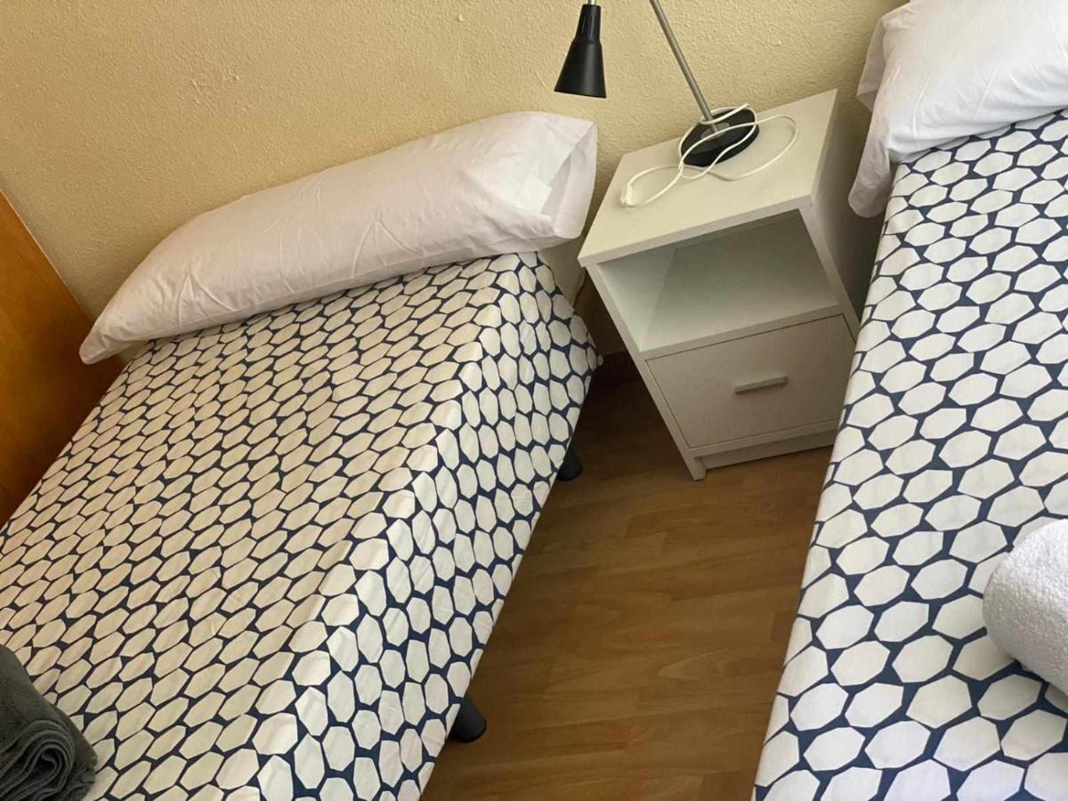 Bed and Breakfast Residencia 12 Octubre Madrid Esterno foto