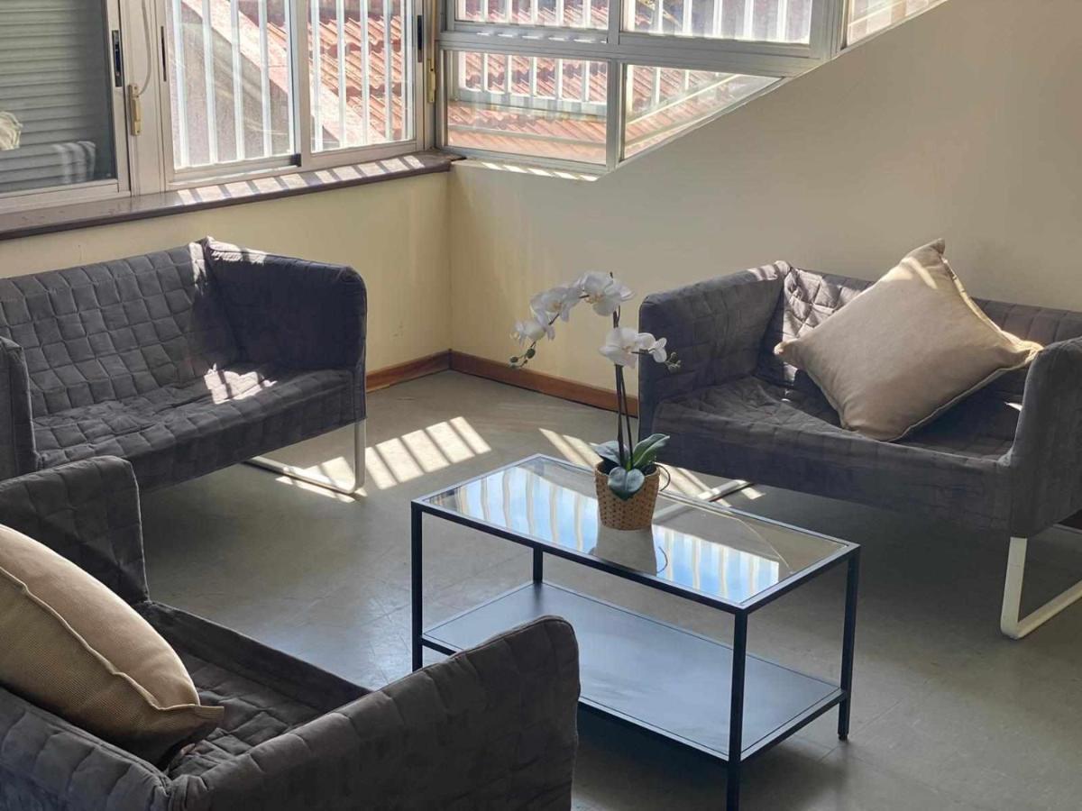Bed and Breakfast Residencia 12 Octubre Madrid Esterno foto