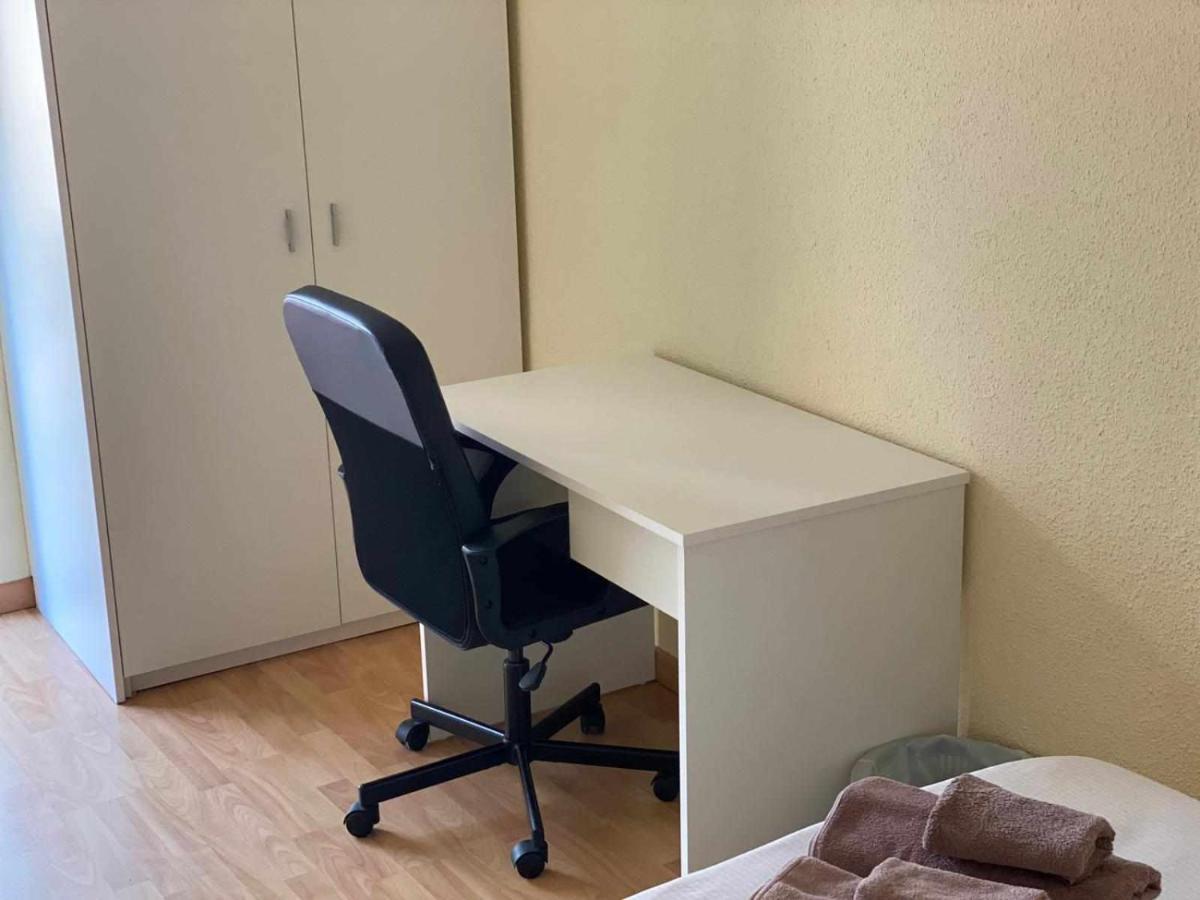 Bed and Breakfast Residencia 12 Octubre Madrid Esterno foto