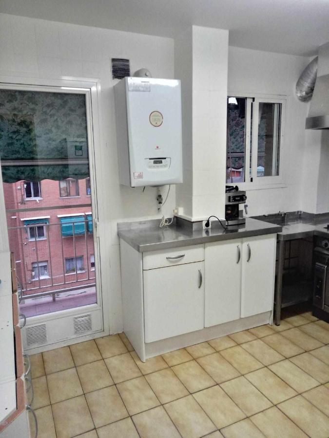 Bed and Breakfast Residencia 12 Octubre Madrid Esterno foto