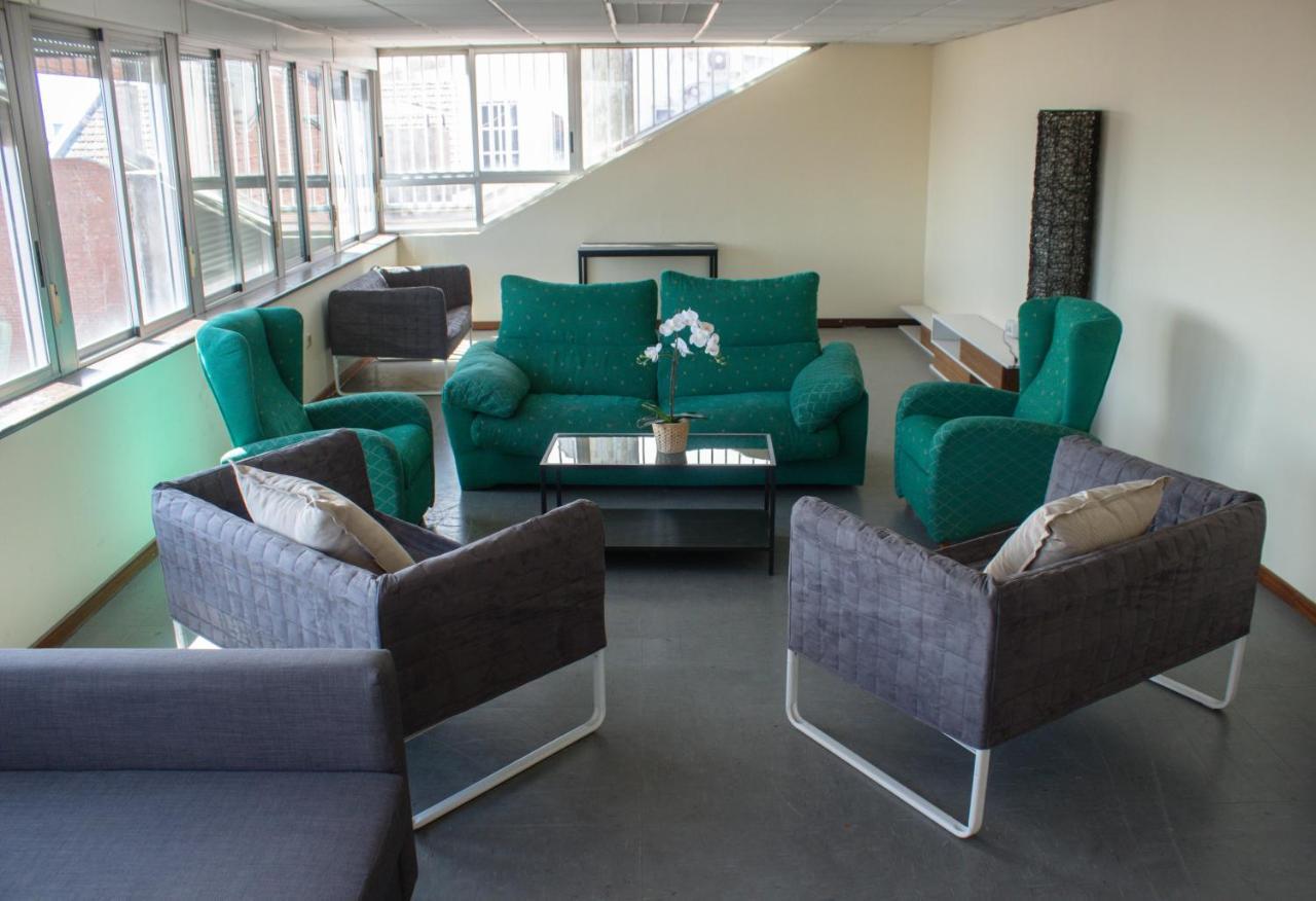 Bed and Breakfast Residencia 12 Octubre Madrid Esterno foto